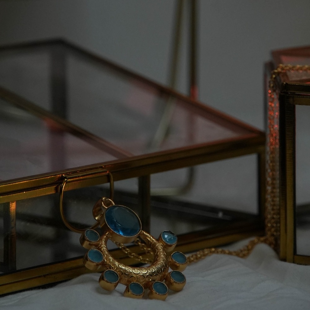 Brand new zara limited edition gold plated brass pendent necklace from New York - Picture 2 of 4
